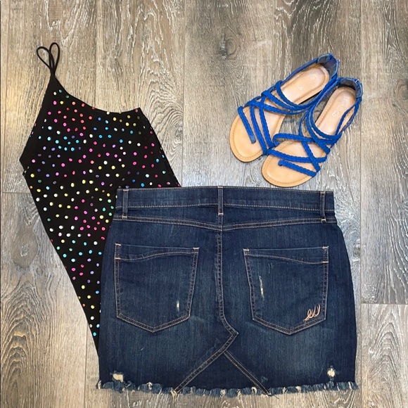 Express Denim Mini Skirt - Picture 2 of 5